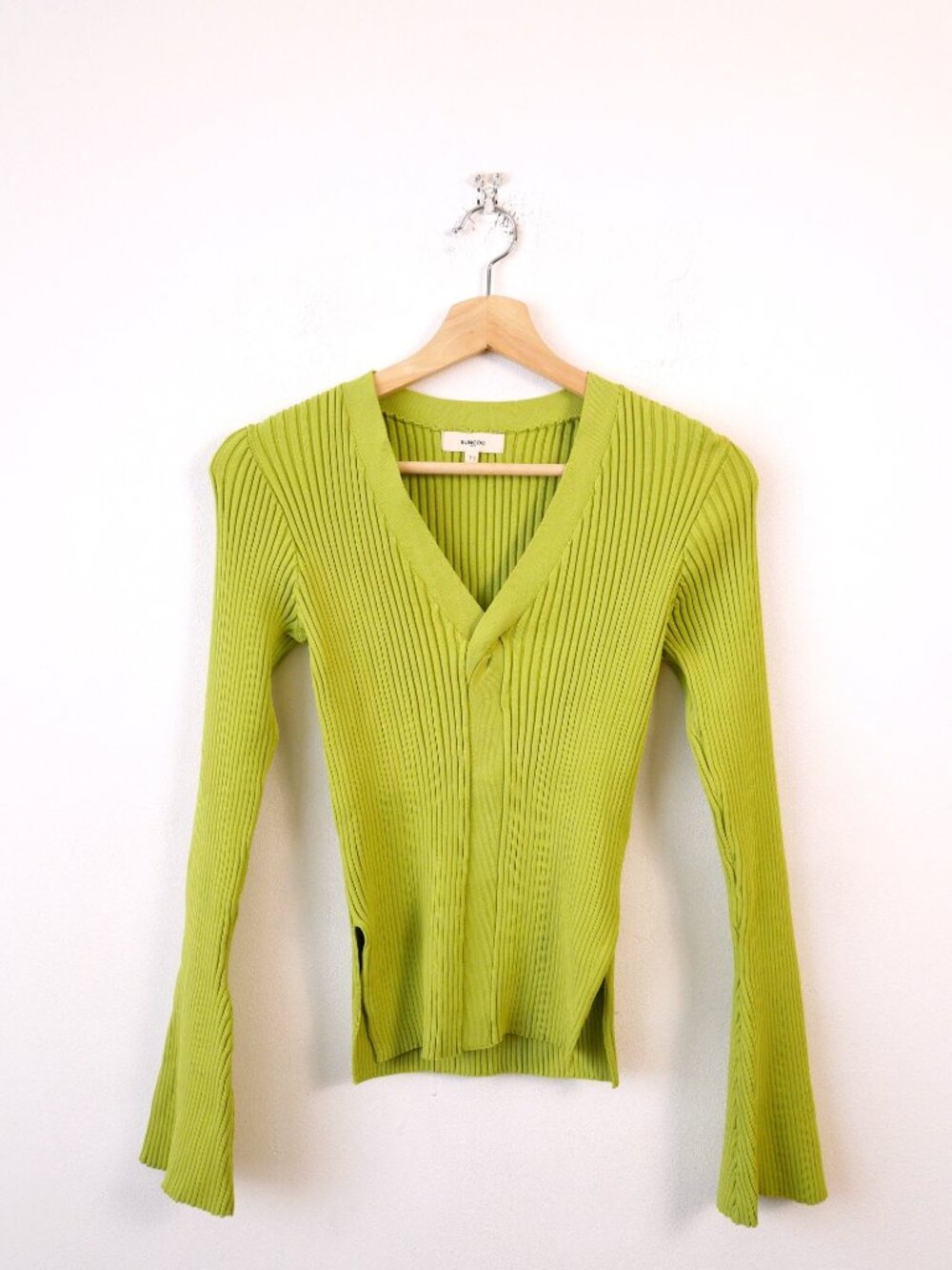 SUNCOO Paris Green Ribbed Knit V-Neck Flare Sleeve Top T1
